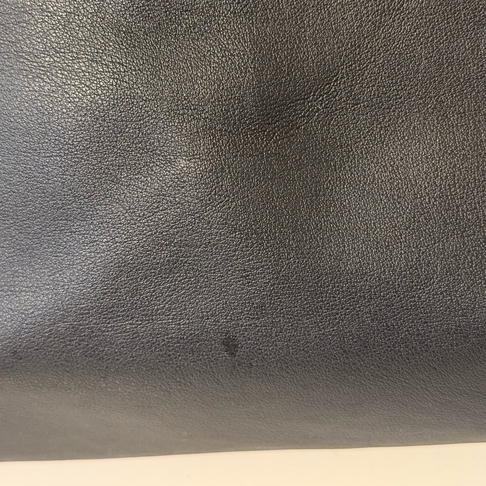 Saint Laurent Black Leather Tote Gold YSL Charm & Pouch Tote Bag - Picture 6 of 16